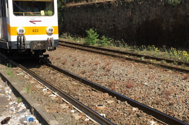 Traffic light control for trains in Rome Casilina